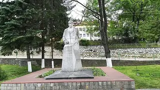 Площад "Олимпийски" - Чепеларе