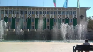 Фонтан на площад "20-ти април" - Панагюрище