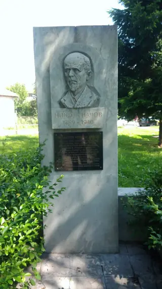 Паметник на Никола Начов - Калофер