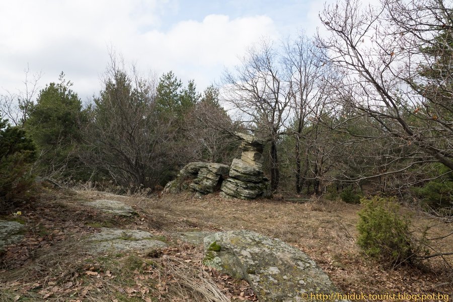 Скален феномен "Главата" - с.Яворово