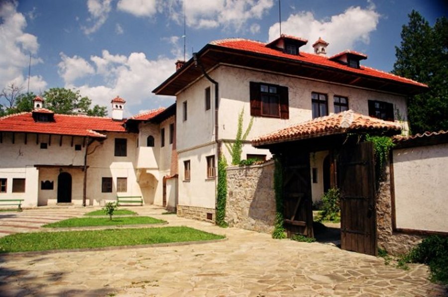 "Царска къща" - Баня