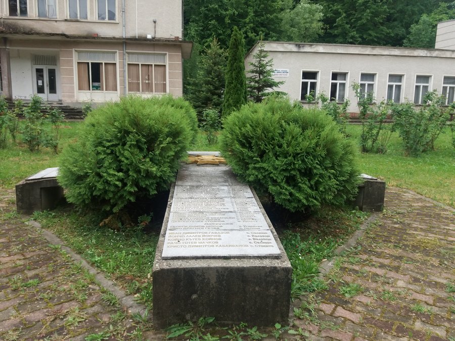 Паметник на свободата на България - с.Стоките