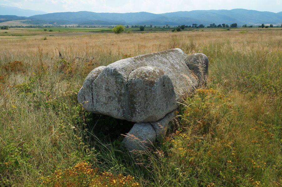 Римски саркофаг "Момата" - Алино