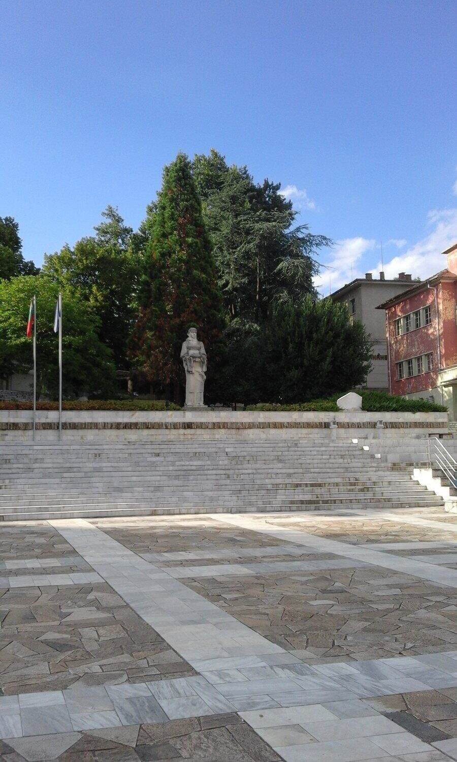 Паметник "Майка България" - Ивайловград