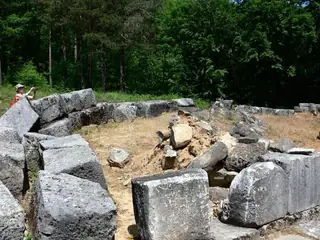 Тракийски култов комплекс  "Мишкова нива"