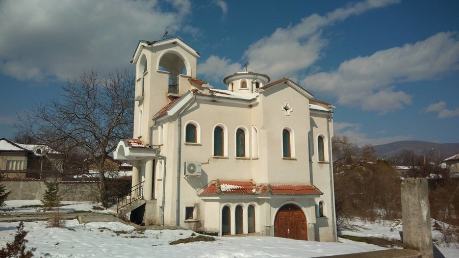 Храм "Св. Архангел Михаил" - с.Колена