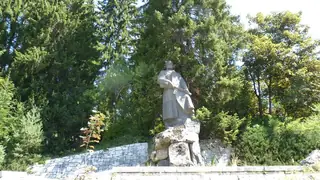 Паметник на Дичо Петров - Проглед