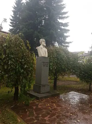 Паметник на Александър Атанасов