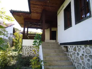 Къща-музей на Тонче Кадинмостки - Кюстендил