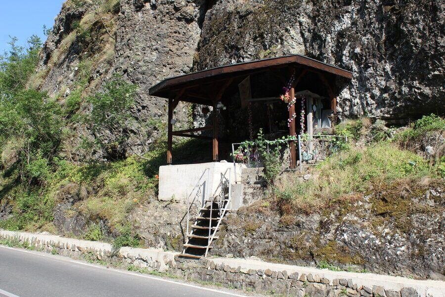 Скално оброчище "Св. Неделя" - Рила