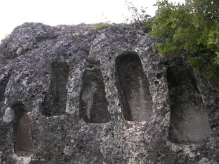 Ритуални скални ниши - Неофит Бозвелиево