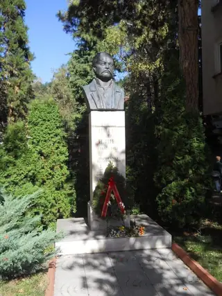 Паметник на хаджи Петър хаджи Илиев - Берковица