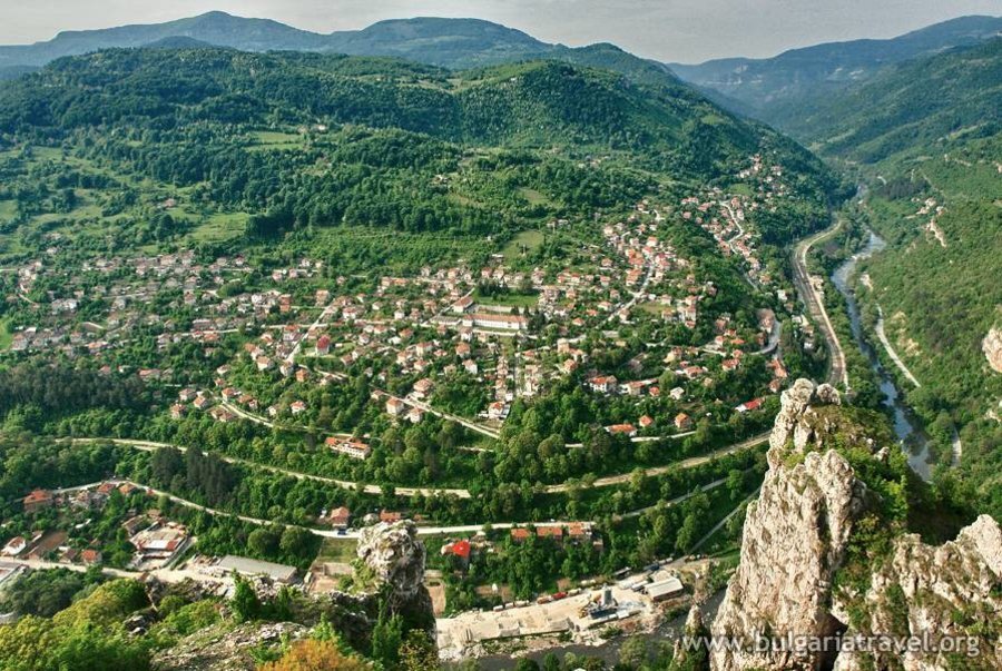 Лакатнишки скали