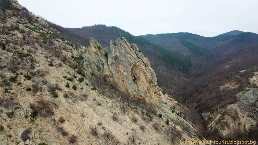 Скално светилище Шан кая - с.Сладкодум — снимка