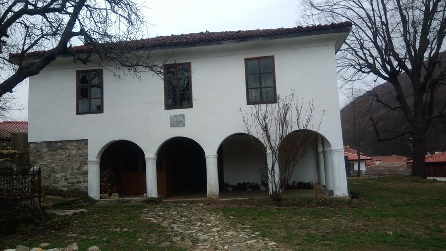 Църквата "Св. Димитър Солунски" - с.Ичера