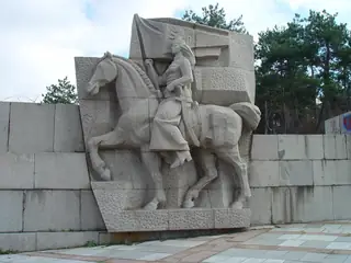 Мемориален комплекс "Априлци" - Панагюрище