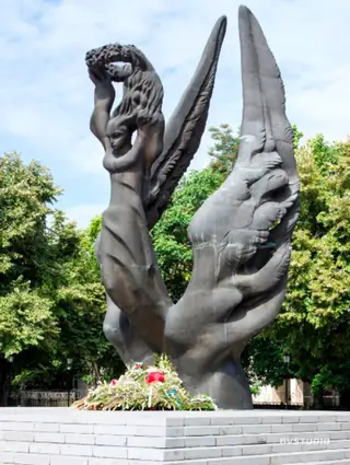 Паметникът на Съединението - Пловдив