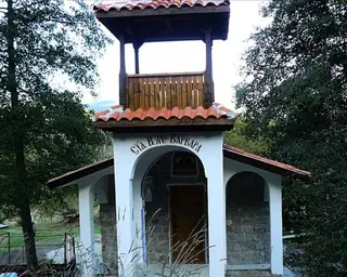 Лековит извор и параклис "Св. Варвара" - Елешница