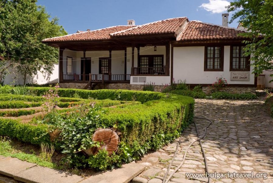 Етнографски комплекс "Кулата"- Казанлък