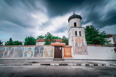 Църква "Свети равноапостоли Константин и Елена" – Крепост