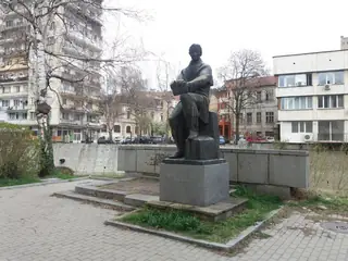 Паметник на Юрий Венелин - Габрово