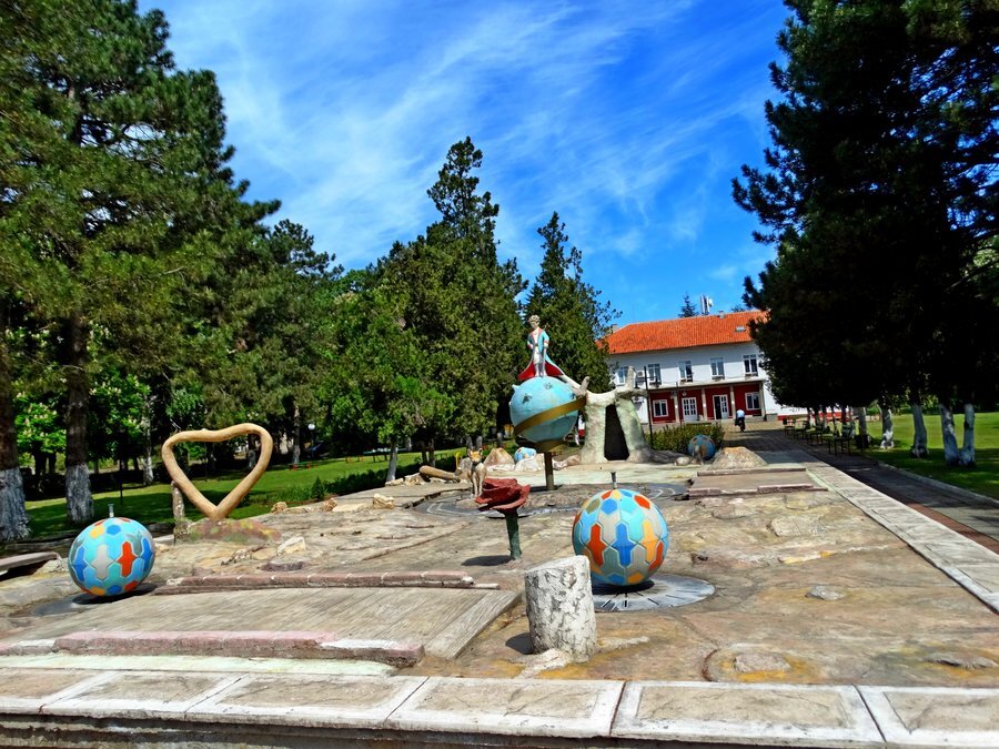 Площад "Андрей Врачански" - с.Селановци