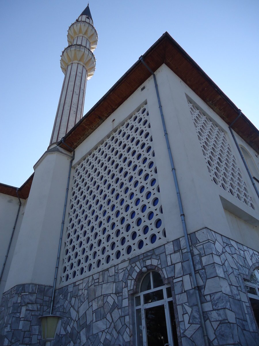 Централна джамия - Мадан